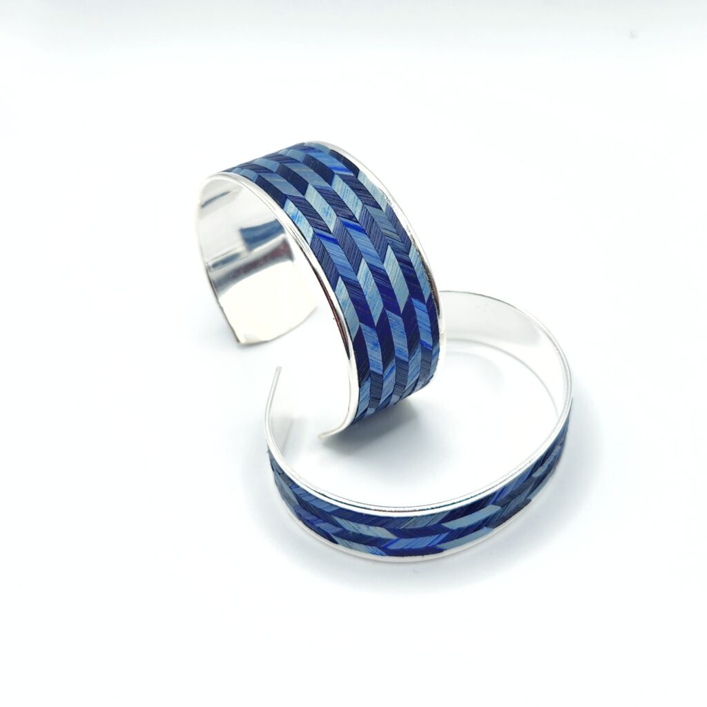 Bracelets sur mesure en marqueterie de paille de seigle bleue