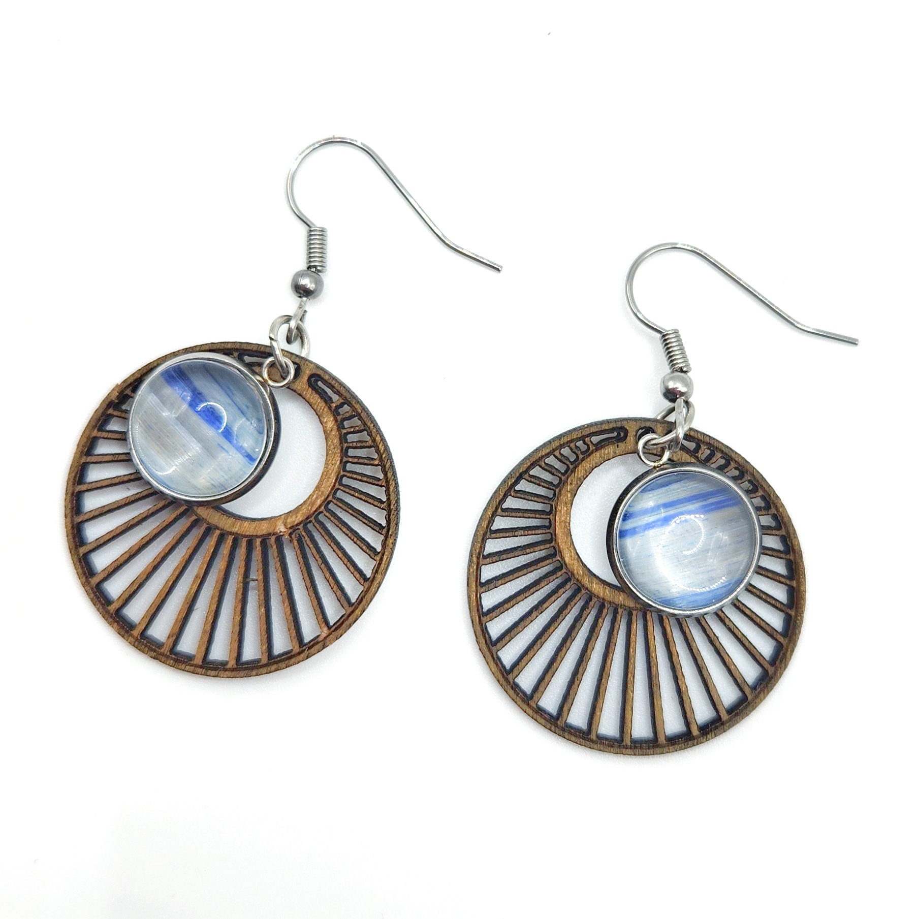 Boucles d'oreilles en marqueterie de paille - acier inoxydable et bois - vue paire