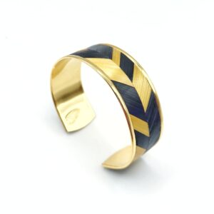 Bracelet manchette marqueterie de paille - doré à l'or fin - jaune et noir – vue de 3/4