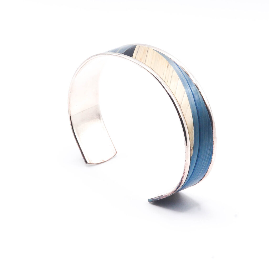 Bijou en paille de seigle fait main, bracelet aux reflets multicolores 